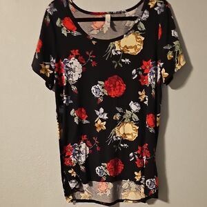LuLaRoe Black Floral Scoop Neck Short Sleeve Tee with Red and Yellow Blooms